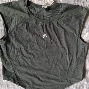 Alphalete cropped tank